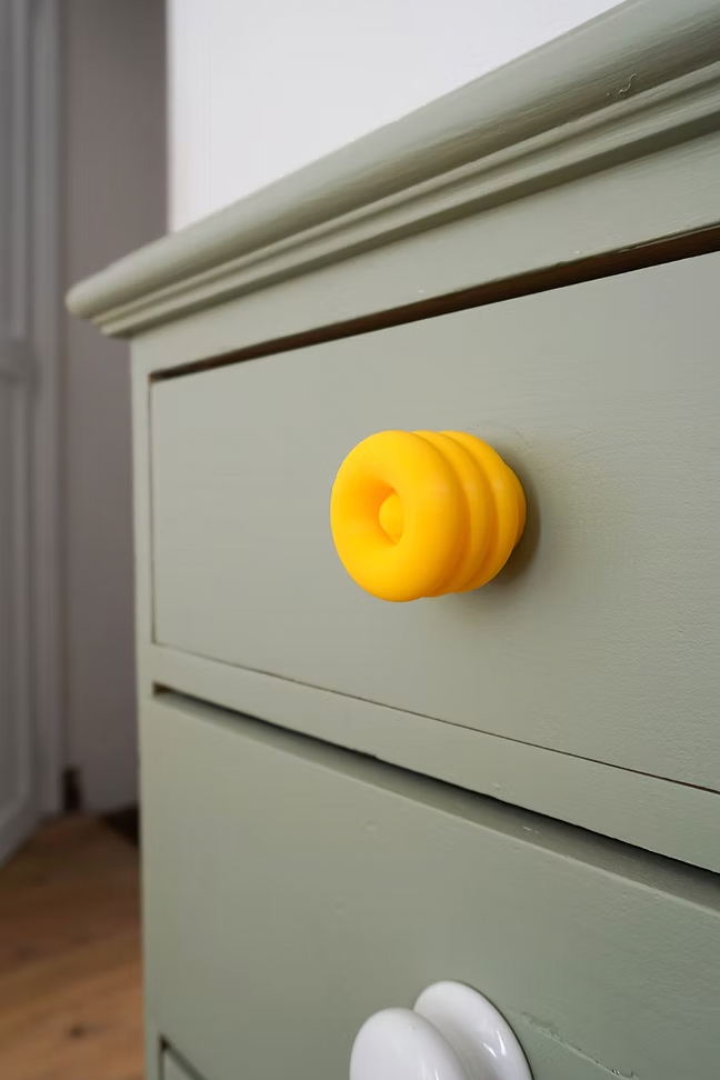 Tirador Colaboración b.decle x interiorbytim - Amarillo