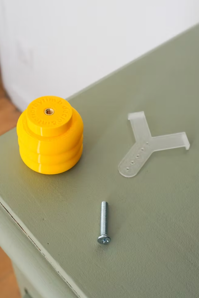 Tirador Colaboración b.decle x interiorbytim - Amarillo