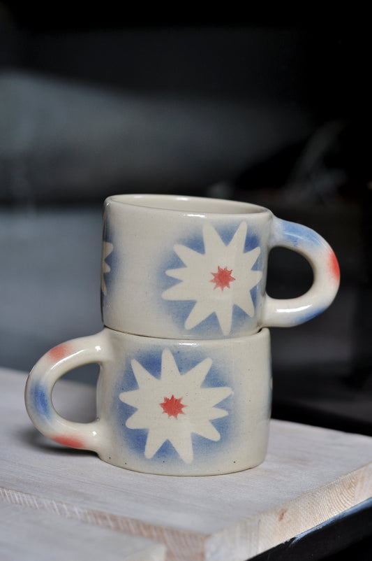Taza de Cerámica Artesanal Flor Azul (240 ml)