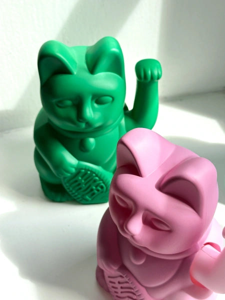 Lucky Cat Verde Fuerte